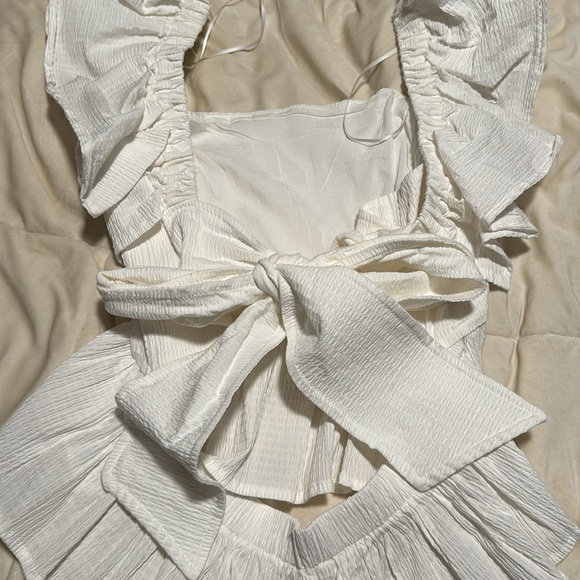 White Ruffle top - Picture 2 of 3
